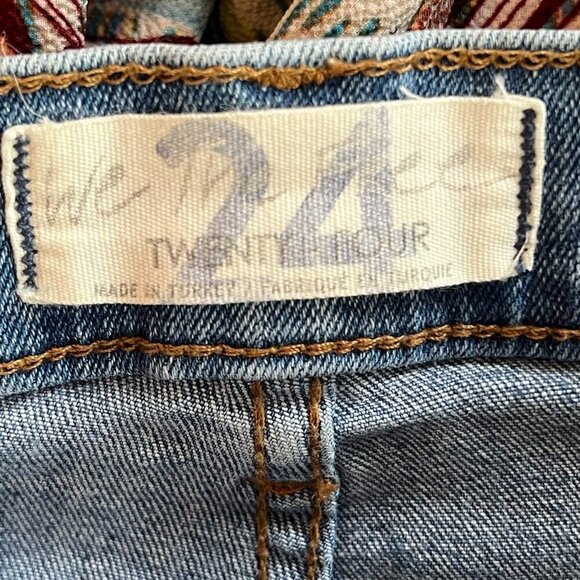 Free People We the Free Great Heights distressed frayed jeans 24 - Picture 6 of 9